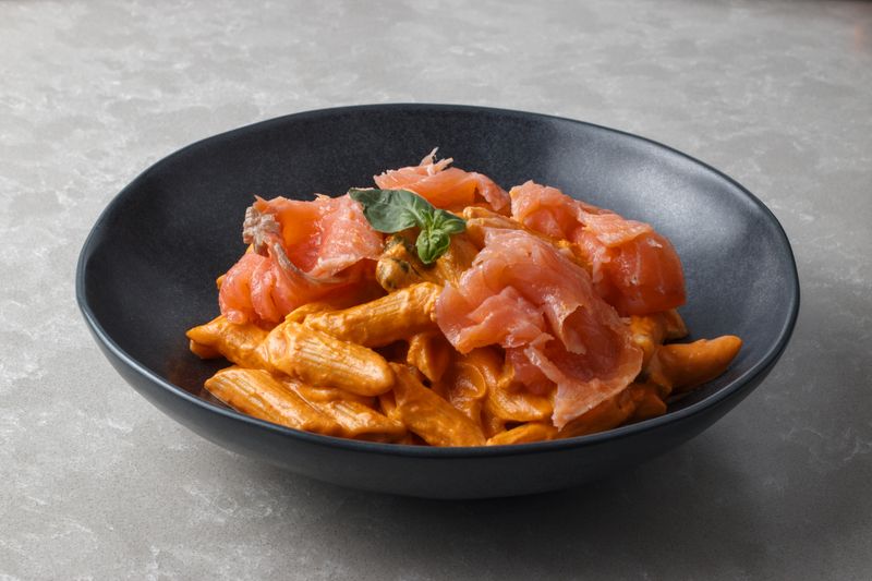 Tagliatelle al Salmone mit Lachs und Sahnesauce