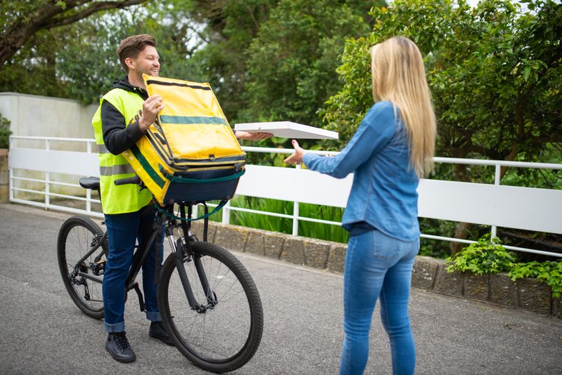 Schnelle Pizzalieferung durch Call a Pizza in Deutschland